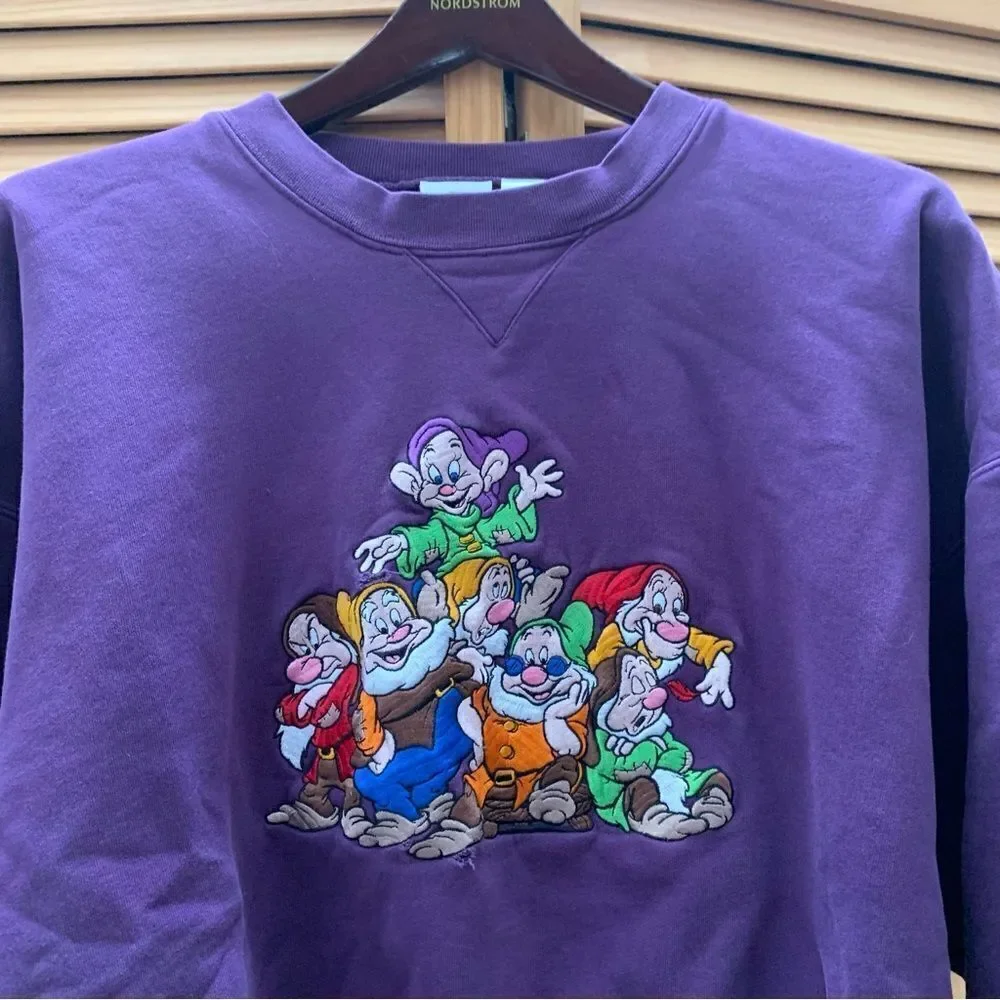 Vintage Disney 7 dwarfs Crewneck size large